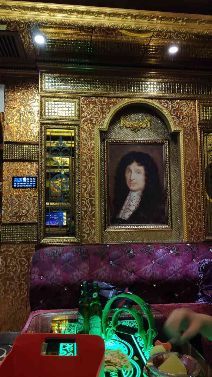 红堪ktv(公爵时代店)-"朋友聚会凑热闹,小k几首,音响不错,就是.