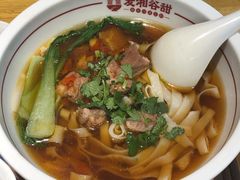 剁椒蒸排骨米粉-呷佬·长沙手工米粉(金沙江路店)