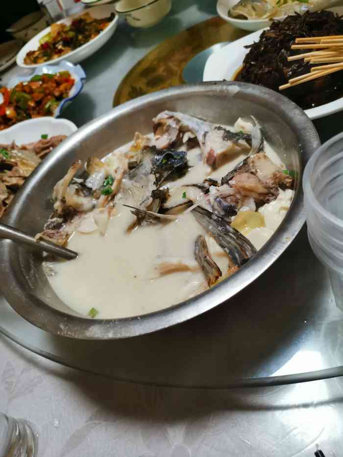 波波饭店-"开了好久了,经济实惠的一家饭店,生意很火.