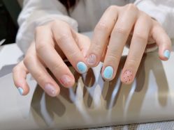 -桃色美甲沙龙