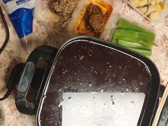 -赞花婆鲜兔辣卤火锅