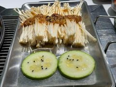 -山野的朋友露营炭火烤肉