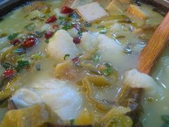 石锅酸菜鱼-周鱼小馆石锅酸菜鱼(活力汇店)