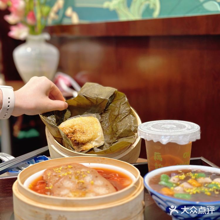 🪷藕韵｜漫过青石板，让整个园子都沉醉荷香