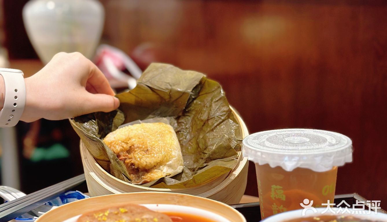 🪷藕韵｜漫过青石板，让整个园子都沉醉荷香