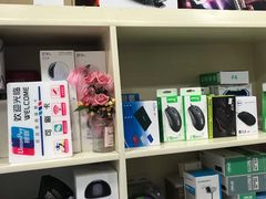 -鸿准通信科技·忠诚手机电脑维修中心(三林店)