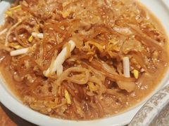 五花肉炒酸菜粉-95号酱骨·一块豆腐(展春园西路店)