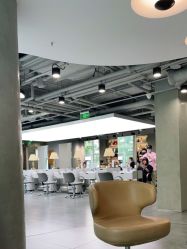 -变画·发型STUDIO