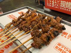 -威记烧嘢·南宁烧烤·超级生牛(绿地店)