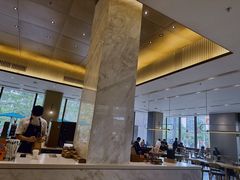 -星巴克臻选(深圳龙华红山天虹店)