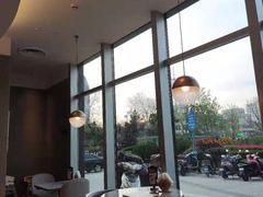 靠窗位-必胜客(威高广场店)
