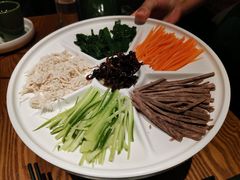 鸡丝凉米线-云海肴云南菜(正大广场店)