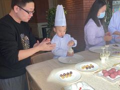 -香格里拉鱼跃地中海西餐厅·牛排披萨