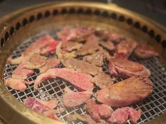 -铭牛烧肉·和牛海鲜自助(高新月牙湖店)