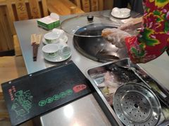 -屯老二农家铁锅炖·行业领军者(梅江店)