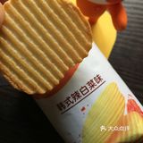 咔滋咔滋。味道出乎意料,辣辣的很开胃,有一点点的微酸