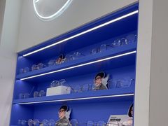 -美式眼镜·授权蔡司.依视路.尼康.豪雅.明月(南翔印象城店)