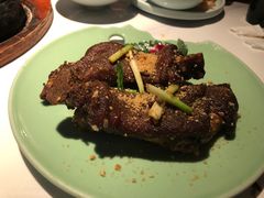 坚果脆椒烤猪手-卯时·龙光雅宴·精致锡帮菜(惠山古镇店)