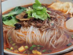 -临江餐馆二楼美食部落
