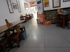 大堂-牛一嘴·兰州牛肉面·大盘鸡(财富中心店)