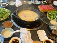 -大匠工房古船木艺术餐厅·猪肚鸡专门店(长白仙岛店)