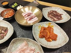 -臻牛烤肉