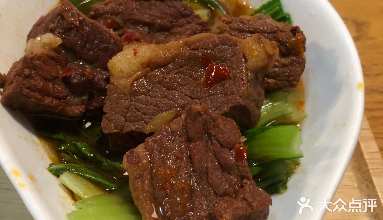 中午和同事们一起来吃，老板是台湾人，很热情