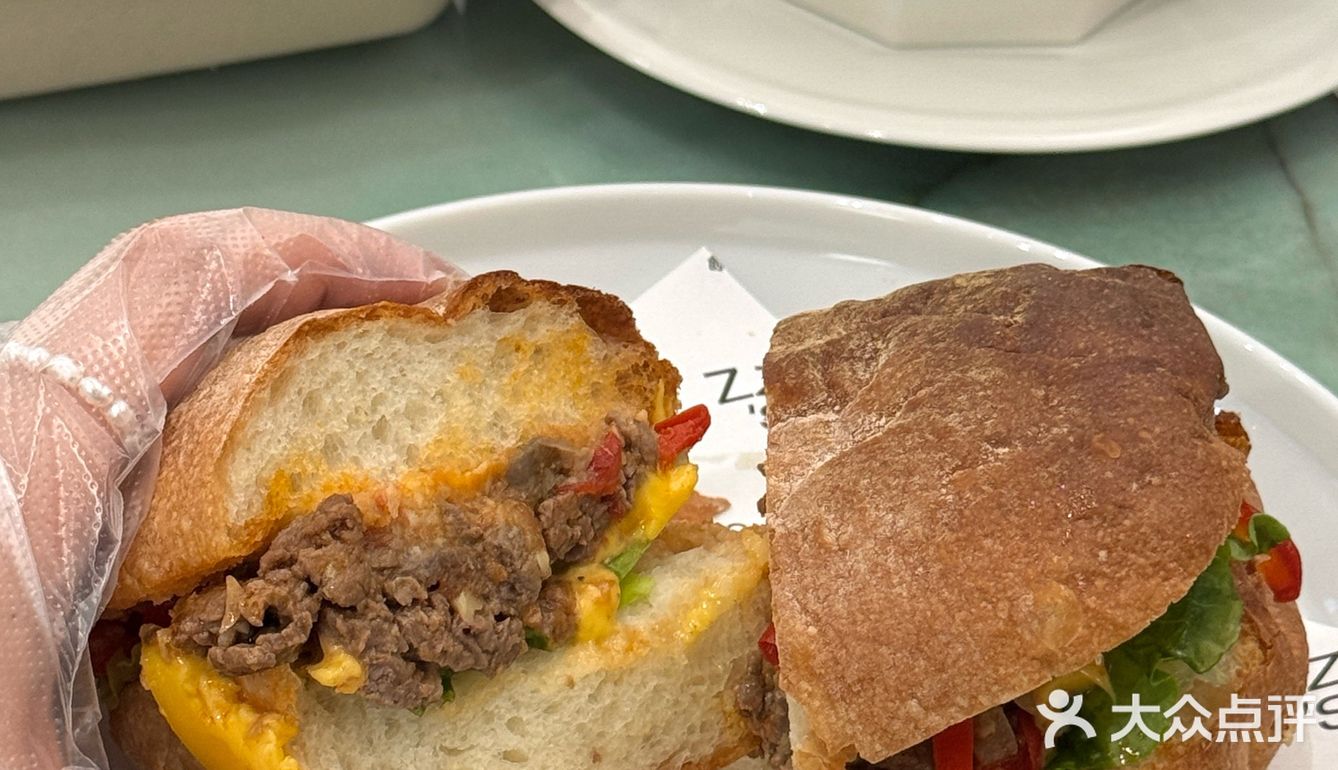 广州极品 云南酸汤牛肉恰巴塔🍔
