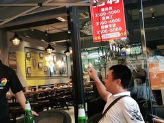 大堂-记忆串城·东北烧烤·小龙虾·大型团建(南油店)