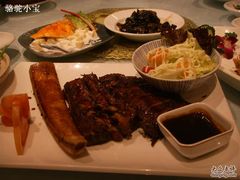 牛排有骨头的~~骨头要回收额~~-和记小菜(东方店)