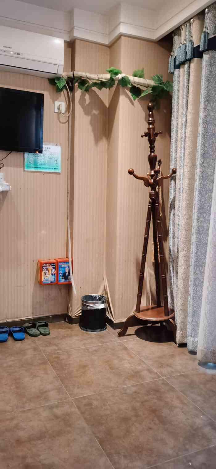 七朵莲花(互动影院式足道太湖路店)-"环境:太湖路店周边环境不行,因为