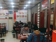 -湖南人家湘菜馆(镇江路店)