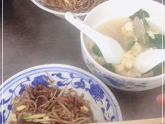 -珠宝街老左杂酱面馆