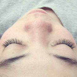 -EMILY艾枚莉美甲美睫·美颜·现磨咖啡