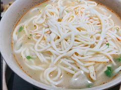 猪肘汤面-亮亮拉面(师范路店)