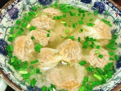 三鲜牛肉馄饨-老新隆牛肉锅贴(新街口店)