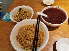 -诚铭记·虾仁汤包·成都小吃(融创店)