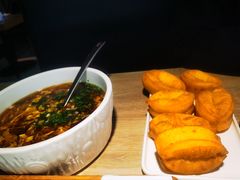 小油条配酸辣汤-味莊·青岛菜(云霄路店)