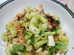 -拈签一笑黄牛肉辣卤串串