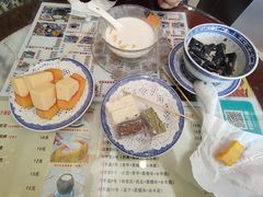 -广信牛奶甜品世家(台东店)