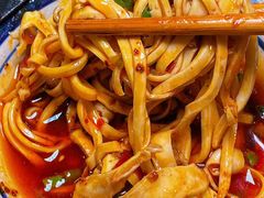 -黄潇洒老火锅(九眼桥宏济巷店)