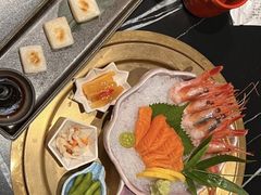 -山川小町·极番烧肉(新地假日广场店)
