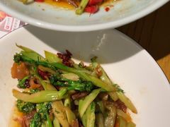-爱碗亭·鲜炒湖南菜(壹城中心店)