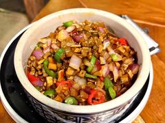 传统黑三剁配薄饼-雀舞云南菜(天津天河城购物中心店)