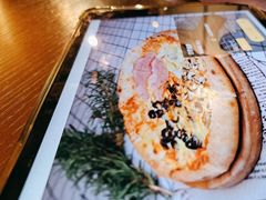 -卡普里披萨·牛扒·下午茶
