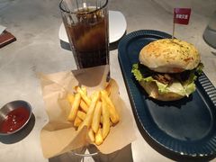 -必胜客餐厅(昆百大泰业城店)