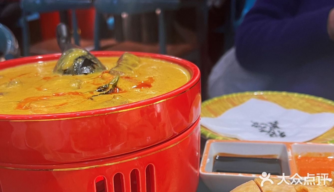 非常新加坡的海南鸡饭