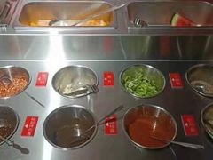 自助调料区-马路牙子地桌烤肉(工体店)