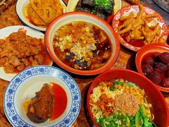 -爆炸头阿姨小四川正宗川味小吃(无任何分店)