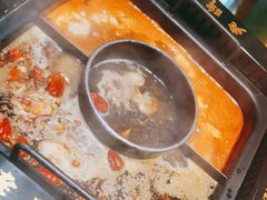 -老牌坊云南鱼豆花火锅(哈西万达店)